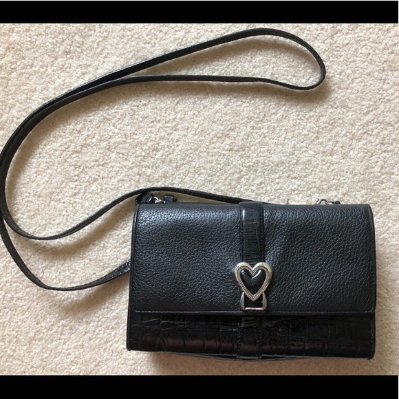 Brighton wallet w/strape. Very clean. Like new. - Picture 2 of 4